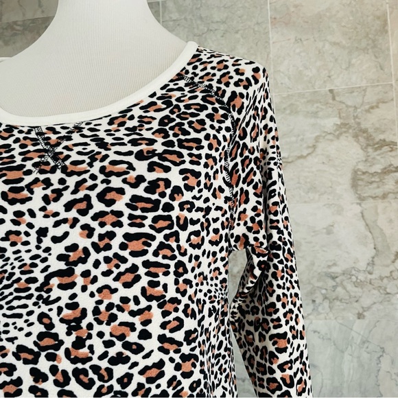 Flora by Flora Nikrooz Leopard Velour Pajama PJ Top - Picture 5 of 7